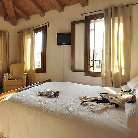 Отель La Rotonda Relais Badoere Экстерьер фото